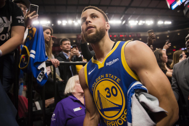 塞尔维亚队强势冲冠（塞尔维亚队剑指冠军）