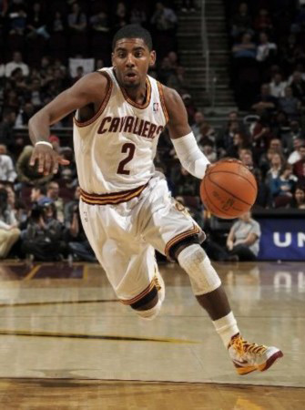 杜锋笑称球迷喊徐杰声音更大，广东男篮感谢武汉赛区（杜锋打趣：球迷为徐杰呐喊最响，广东男篮向武汉赛区致谢）