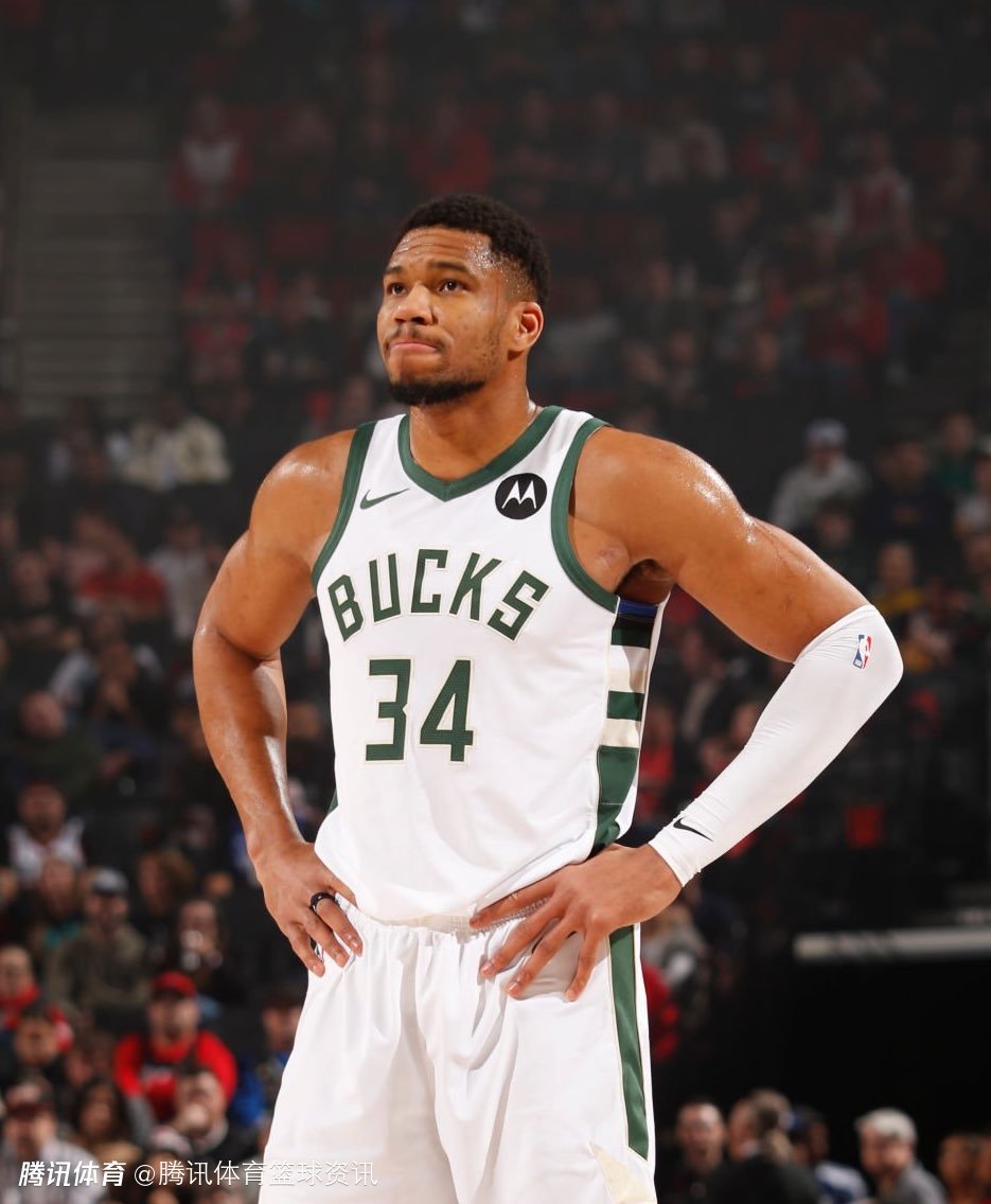 从“饼王”变成全能内线！架起鱼腩半边天 他凭1点就敢拿1亿（从“饼王”到全能内线！撑起鱼腩半边天，凭一招敢搏亿元合同）