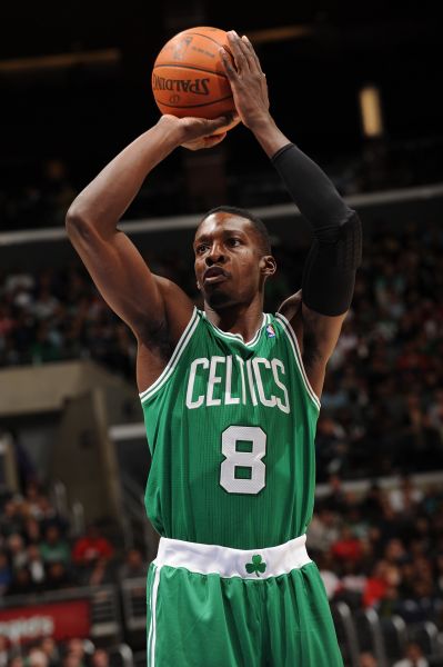 14球追平J马，迪亚斯成为欧冠进球最多的哥伦比亚球员（欧冠14球！迪亚斯追平J马，登顶哥伦比亚头号射手）